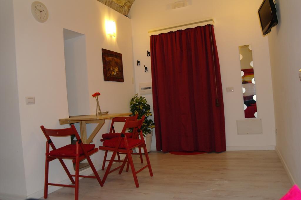 La Casa Dei Nonni Lägenhet Giardini Naxos Rum bild